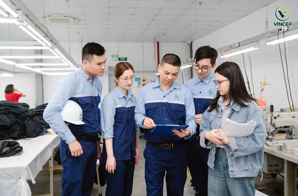 Doan-chuyen-gia-kiem-ke-7-loai-khi-nha-kinh