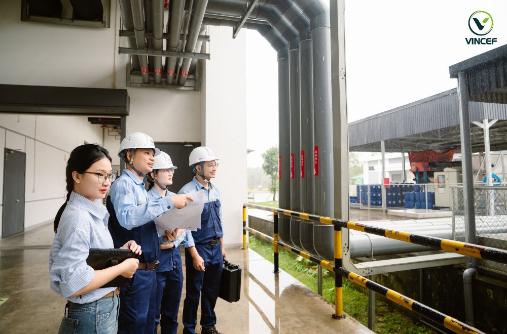 Doan-chuyen-gia-kiem-ke-khi-nha-kinh-cap-co-so.