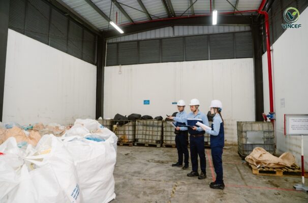 Phap-ly-Danh-gia-khong-co-giay-phep-moi-truong-bị-phat-bao-nhieu-Vincef